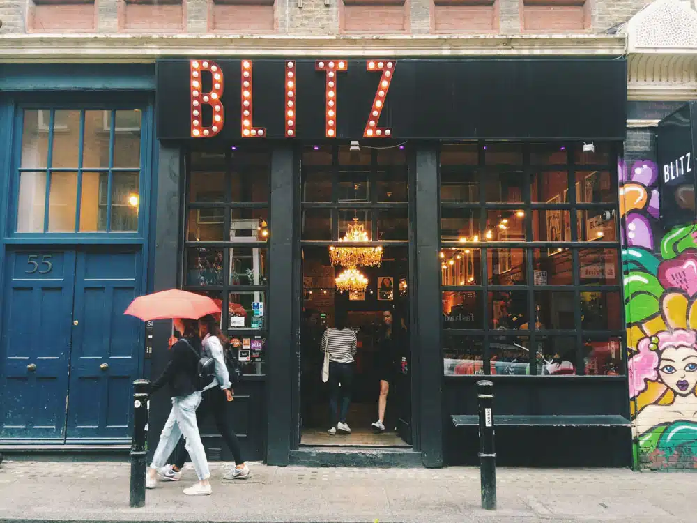 24 Hours in London as a Londoner - Blitz Vintage shop