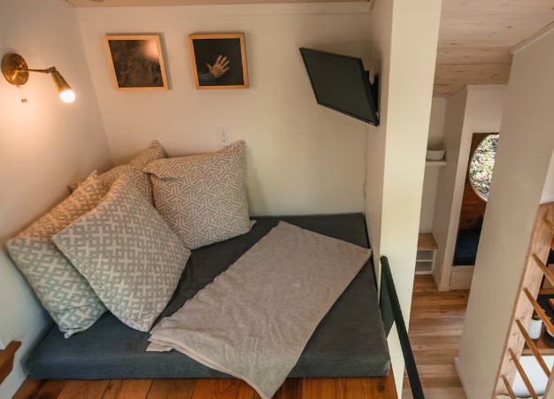 Cosy space at the Nook Airbnb, Asheville.