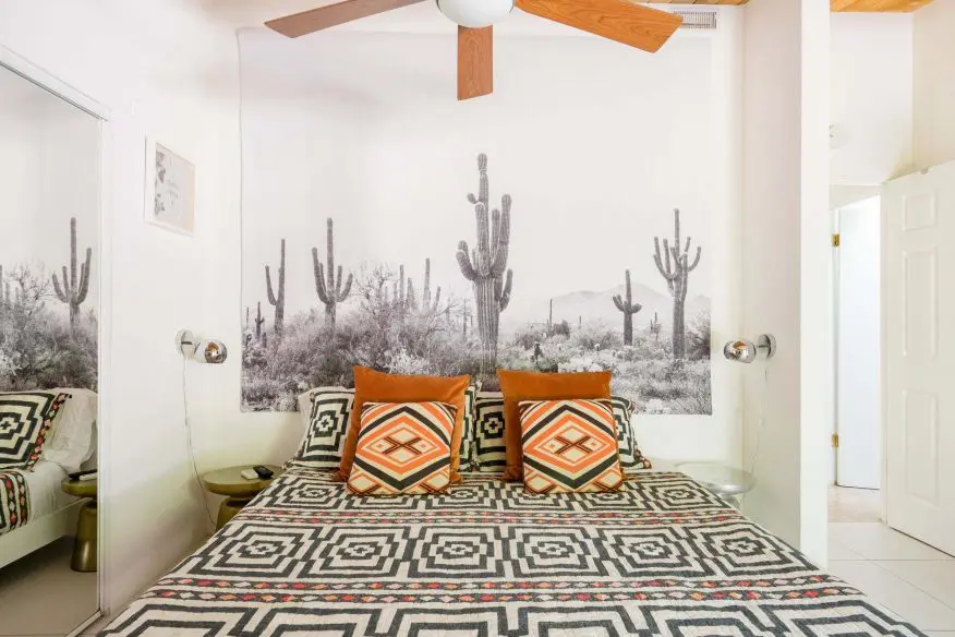Earthy Modernist Pool Home - Airbnb Palm Springs