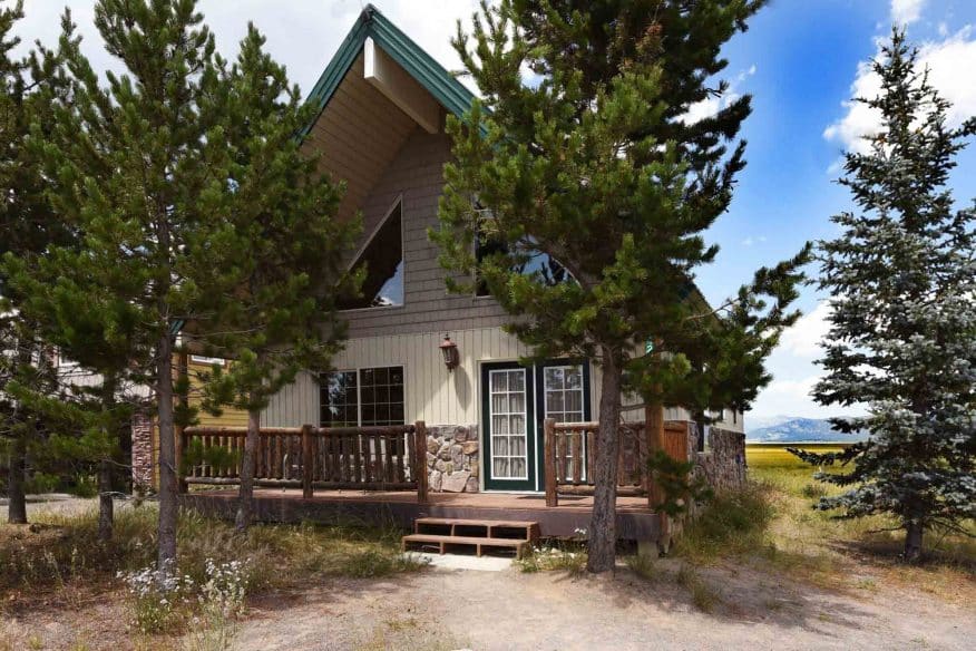 Yellowstone Airbnb Cabin