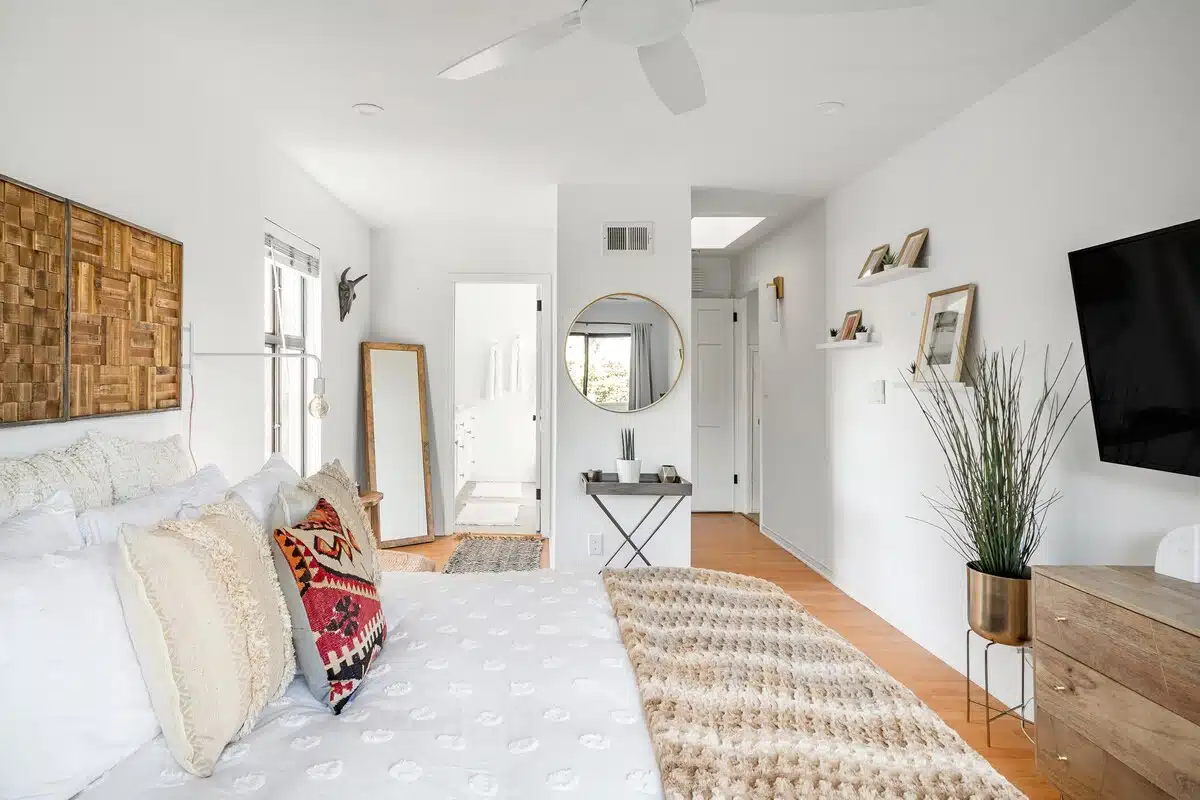 Airbnb Venice Beach: 8 Gorgeous Airbnbs In Venice Beach