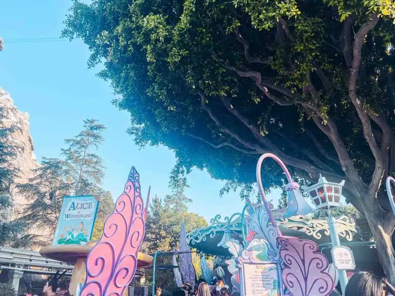 Alice in Wonderland attraction, Disneyland