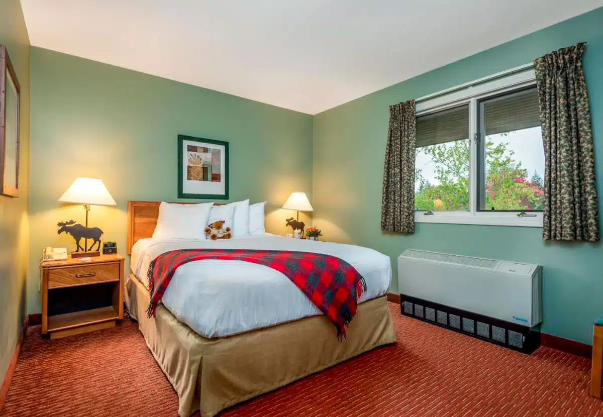 Room at the Grand Summit Hotel.