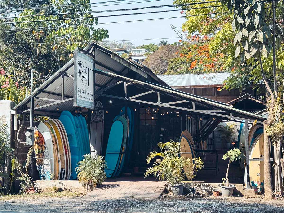 Surfboard hire in Santa Teresa.