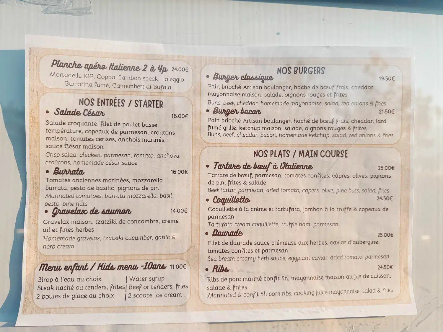 Restaurant menu at Eurocamp Le Pommier.